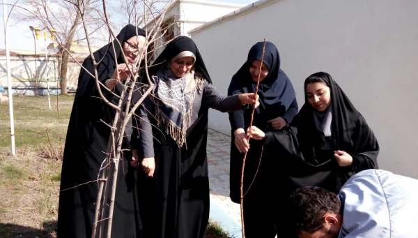 کاشت نهال به مناسبت روز درختکاری 4