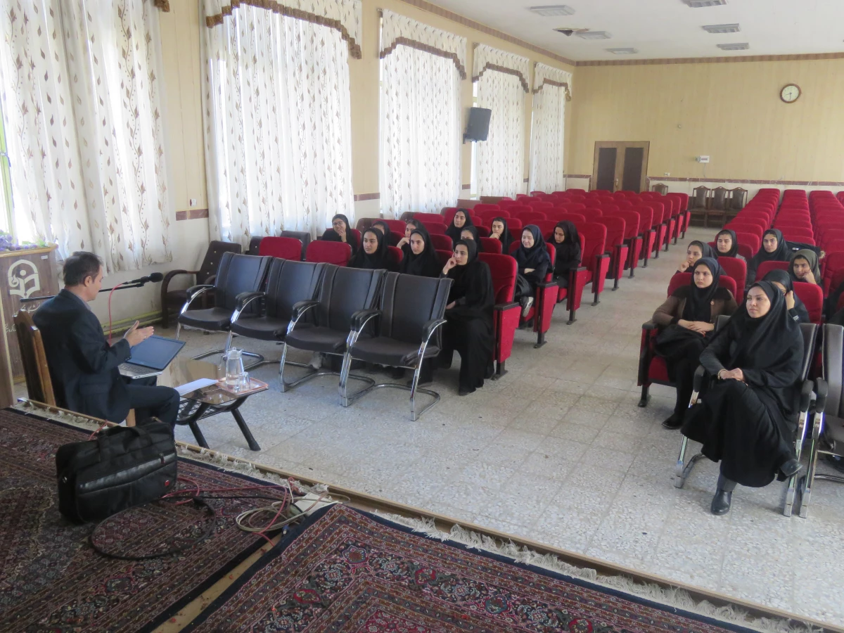 کارگاه نقد کتاب در راستای طرح سراج به همت کانون قرآن وعترت برگزار شد 2