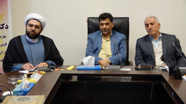 در سالن جلسات مدیریت استانی ؛
با حضور دکتر محمدی جلسه شورای فرهنگی دانشگاه فرهنگیان کردستان برگزار شد 7