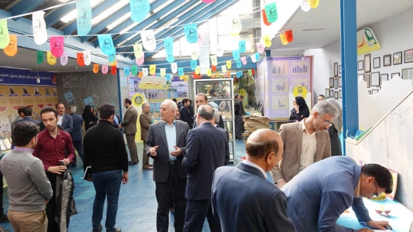 در حاشیه جلسه شورای راهبری قطب سه فرهنگی و اجتماعی انجام شد؛
بازدید دکتر علی محمدی از نمایشگاه هفتاد و سه سال تربیت معلم در استان کردستان 7