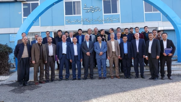 در حاشیه جلسه شورای راهبری قطب سه فرهنگی و اجتماعی انجام شد؛
بازدید دکتر علی محمدی از نمایشگاه هفتاد و سه سال تربیت معلم در استان کردستان 8