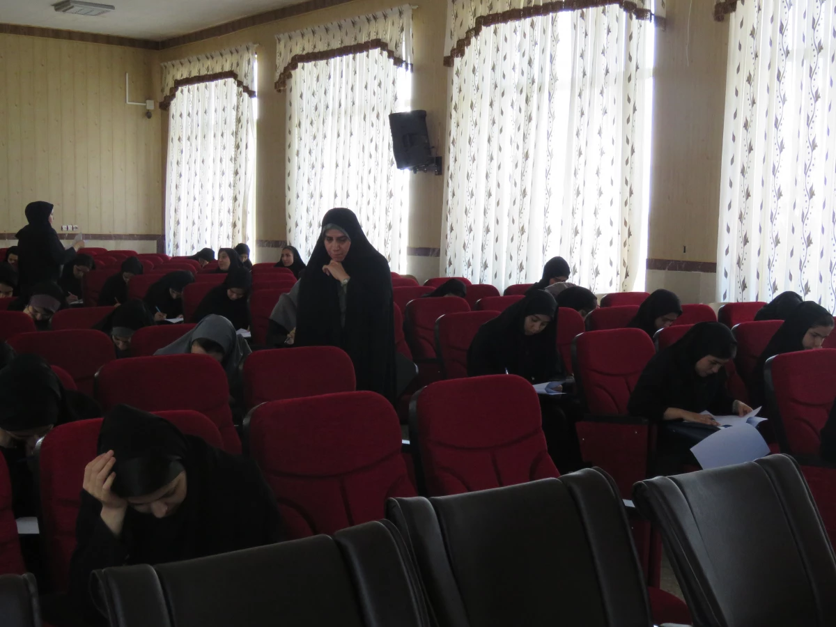 در پردیس بنت الهدی صدر کردستان برگزار شد
مرحله استانی بیست و نهمین جشنواره فرهنگی هنری در بخش خواهران 3