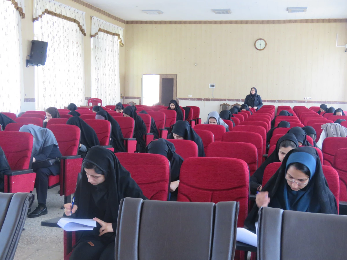 در پردیس بنت الهدی صدر کردستان برگزار شد
مرحله استانی بیست و نهمین جشنواره فرهنگی هنری در بخش خواهران 4