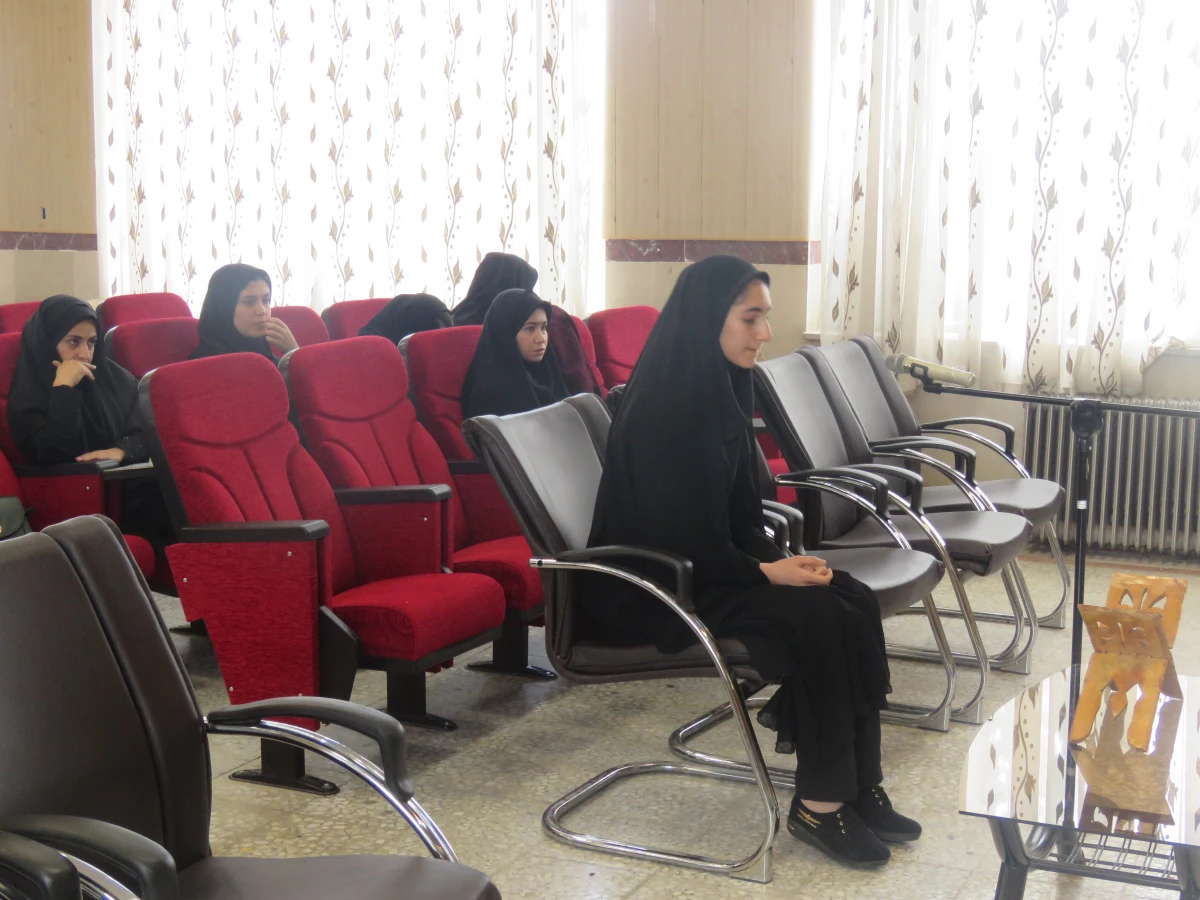 در پردیس بنت الهدی صدر کردستان برگزار شد
مرحله استانی بیست و نهمین جشنواره فرهنگی هنری در بخش خواهران 14