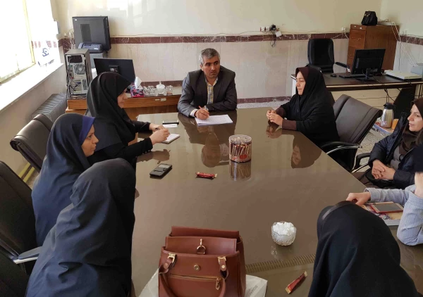 برگزاری جلسه با حضور معاونت امور دانشجویی ،کارشناس مسئول امور دانشجویی با سرپرستان و اعضای شورای صنفی 4