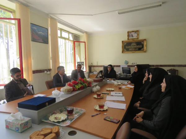 در پردیس بنت الهدی صدر کردستان  برگزار شد :

اولین جلسه شورای پردیس 3