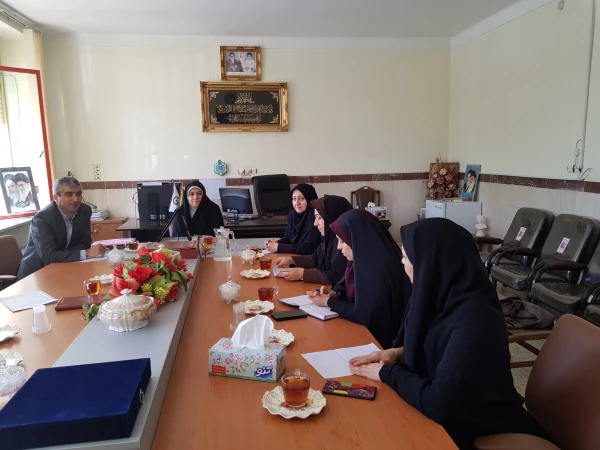 درپردیس بنت الهدی صدر کردستان برگزار شد:

جلسه هماهنگی و برنامه ریزی جهت برگزاری با شکوه هفته سراها 2