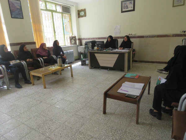 جلسه معاونت آموزشی پردیس با مشاوران جوان آموزش 4