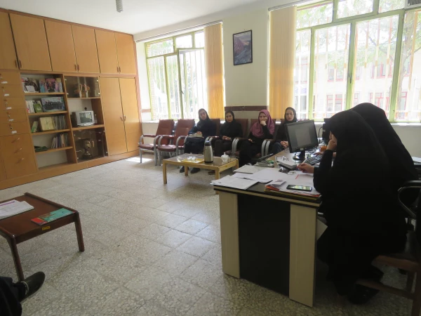 جلسه معاونت آموزشی پردیس با مشاوران جوان آموزش 7