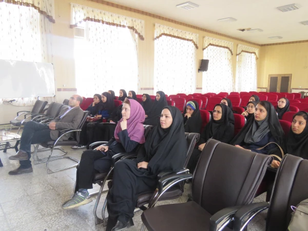 به مناسبت گرامی داشت دهه سرآمدی آموزش برگزار شد:

کارگاه آموزشی سواد رسانه ای و سینما در مدارس 3