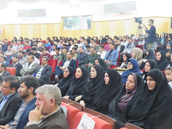 حضور مسئولین و دانشجویان دانشگاه فرهنگیان در:

 اجلاسیه   کنگره ملی ۵۴۰۰ شهید استان به نام شهیدان دانشجو 5