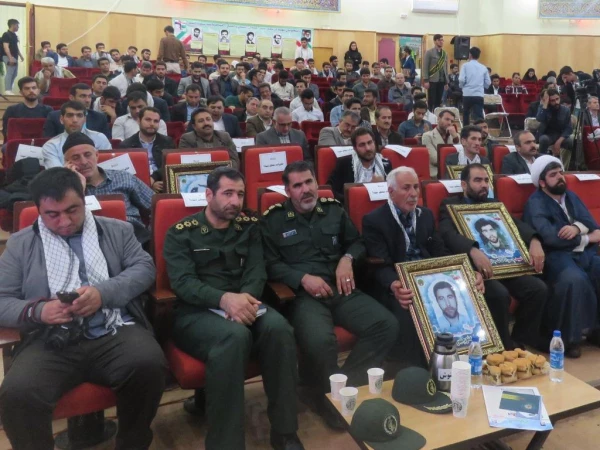 حضور مسئولین و دانشجویان دانشگاه فرهنگیان در:

 اجلاسیه   کنگره ملی ۵۴۰۰ شهید استان به نام شهیدان دانشجو 14