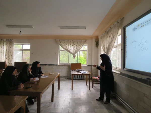 در دهه سرآمدی آموزش برگزار شد:

کارگاه ززمینه ها و روش تحقیق در زبان و ادبیات فارسی 2