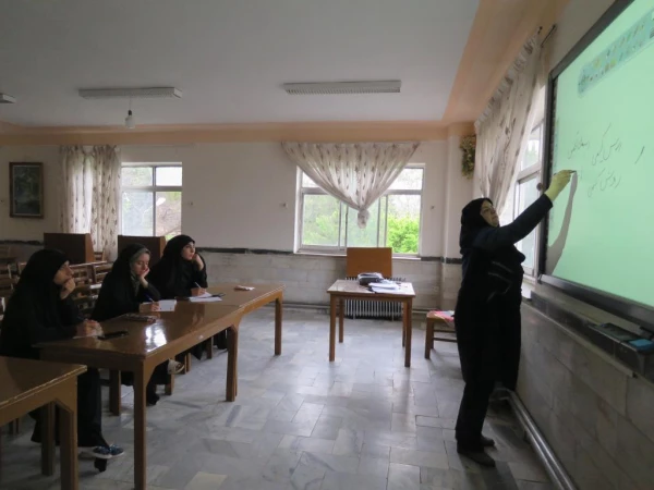 در دهه سرآمدی آموزش برگزار شد:

کارگاه ززمینه ها و روش تحقیق در زبان و ادبیات فارسی 3