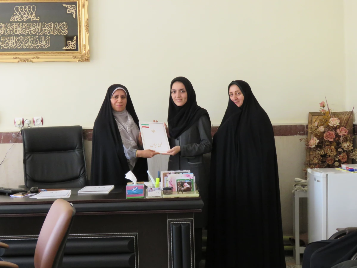 به مناسب گرامی داشت دهه سرآمدی آموزش انجام شد:

تقدیر از رتبه های برتر درسی  4