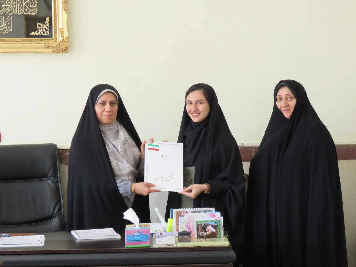 به مناسب گرامی داشت دهه سرآمدی آموزش انجام شد:

تقدیر از رتبه های برتر درسی  5