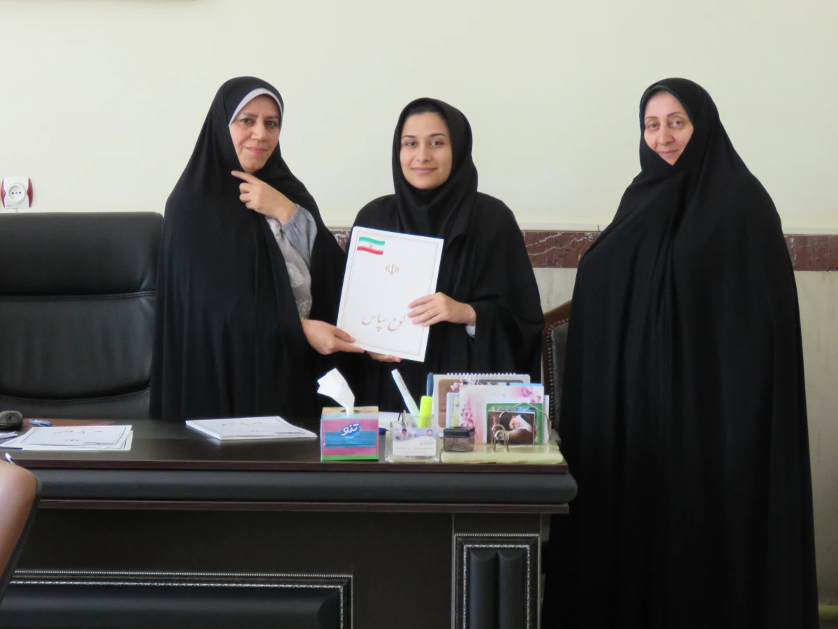 به مناسب گرامی داشت دهه سرآمدی آموزش انجام شد:

تقدیر از رتبه های برتر درسی  8