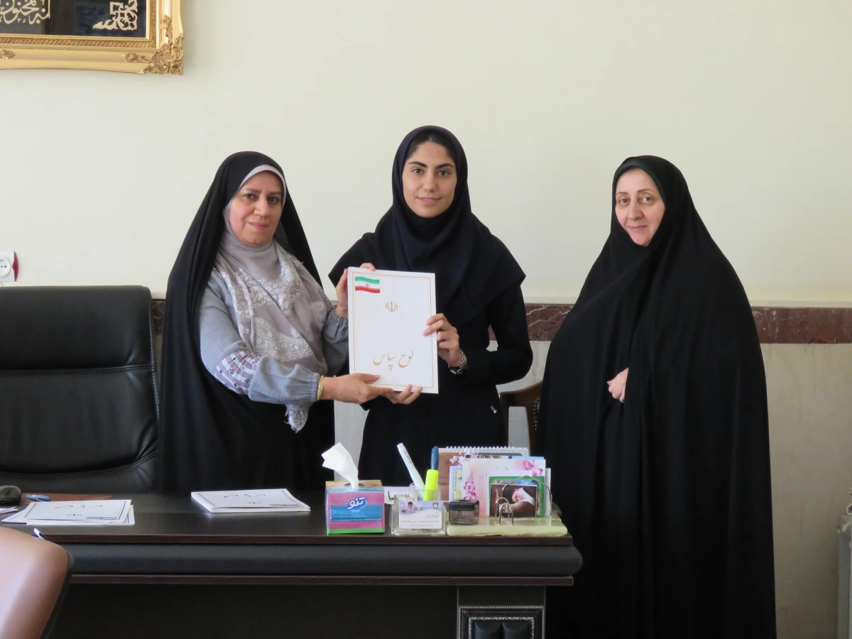 به مناسب گرامی داشت دهه سرآمدی آموزش انجام شد:

تقدیر از رتبه های برتر درسی  6