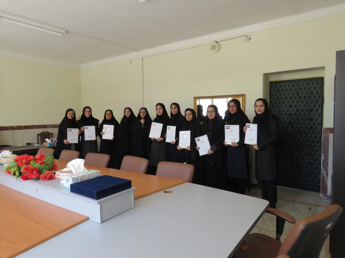 به مناسب گرامی داشت دهه سرآمدی آموزش انجام شد:

تقدیر از رتبه های برتر درسی  11