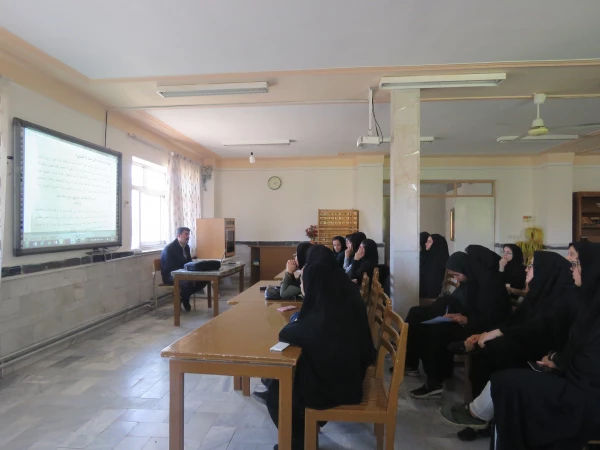 واحد پژوهش برگزار کرد :

کارگاه زبان بدن 5