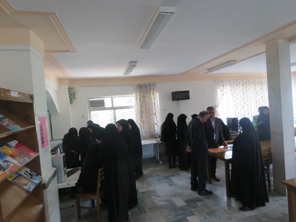 معاونت توسعه و امور دانشجویی برگزار کرد:

دور ا ول انتخابات شورای صنفی - رفاهی دانشجویان 3