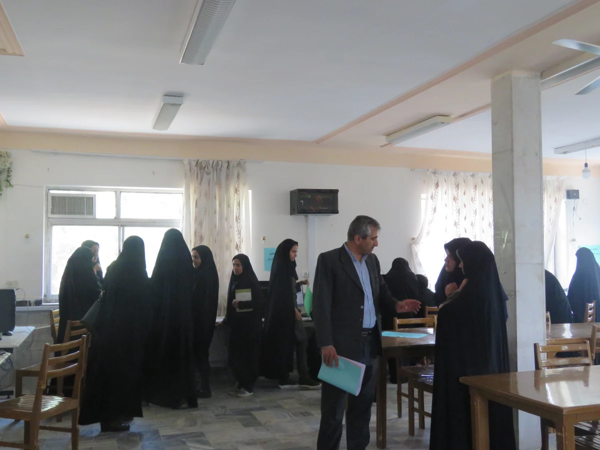 معاونت توسعه و امور دانشجویی برگزار کرد:

دور ا ول انتخابات شورای صنفی - رفاهی دانشجویان 5