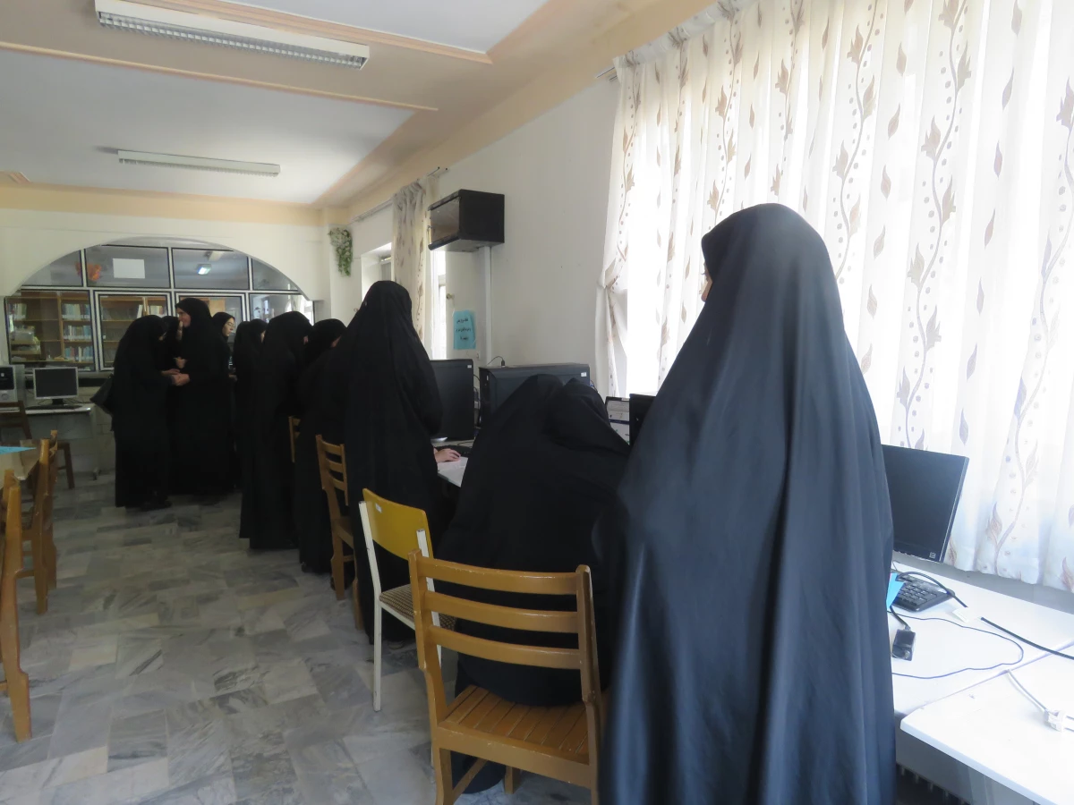 معاونت توسعه و امور دانشجویی برگزار کرد:

دور ا ول انتخابات شورای صنفی - رفاهی دانشجویان 6