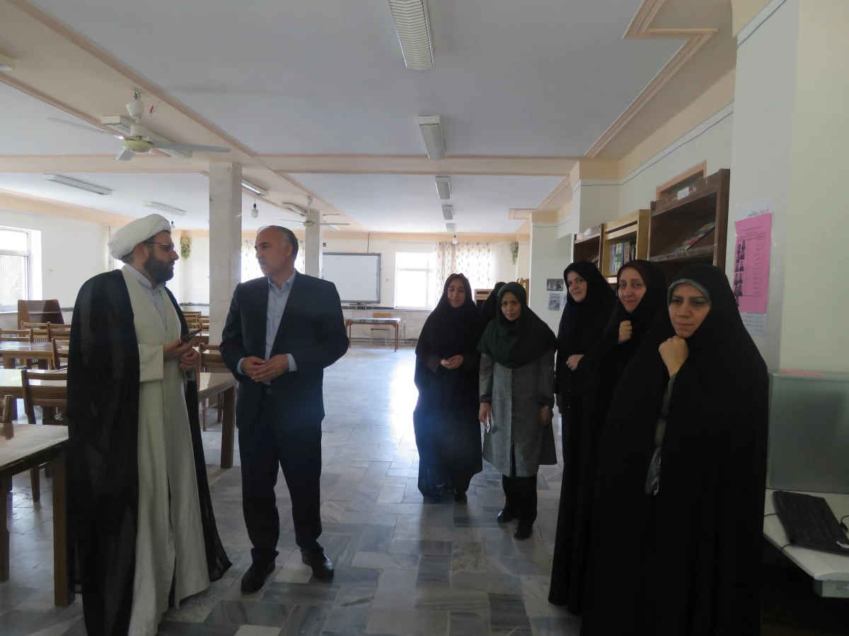 معاونت توسعه و امور دانشجویی برگزار کرد:

دور ا ول انتخابات شورای صنفی - رفاهی دانشجویان 3