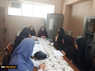 جلسه  توجیهی معاون آموزشی، پژوهشی و فرهنگی و کارشناس فرهنگی پردیس با دبیران منتخب کانون ها