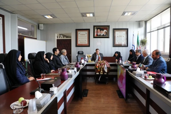 با حضور دکتر خنیفر در شورای دانشگاه فرهنگیان انجام شد؛

تقدیر از حمایت های دکتر معروفی درکسب مقام اول دومین جشنواره کشوری ورزش های همگانی دانشجو معلمان 4