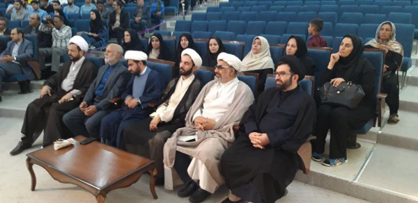 حضور کارکنان پردیس بنت الهدی صدر در مراسم گرامیداشت ۳۹مین سالگرد دفاع مقدس در دانشکاه کردستان 3