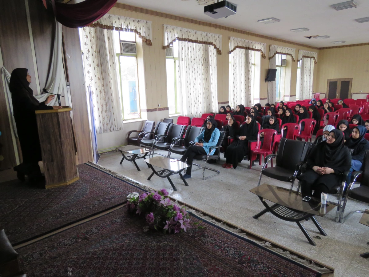 جلسه پرسش و پاسخ دانشجویان ورودی 98با موضوع آشتی و سازگاری باخود ، دیگران و زندگی 2