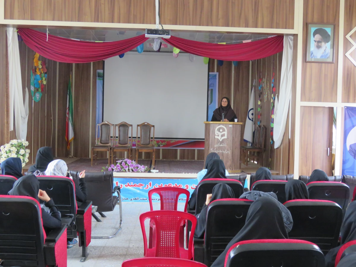 جلسه پرسش و پاسخ دانشجویان ورودی 98با موضوع آشتی و سازگاری باخود ، دیگران و زندگی 3