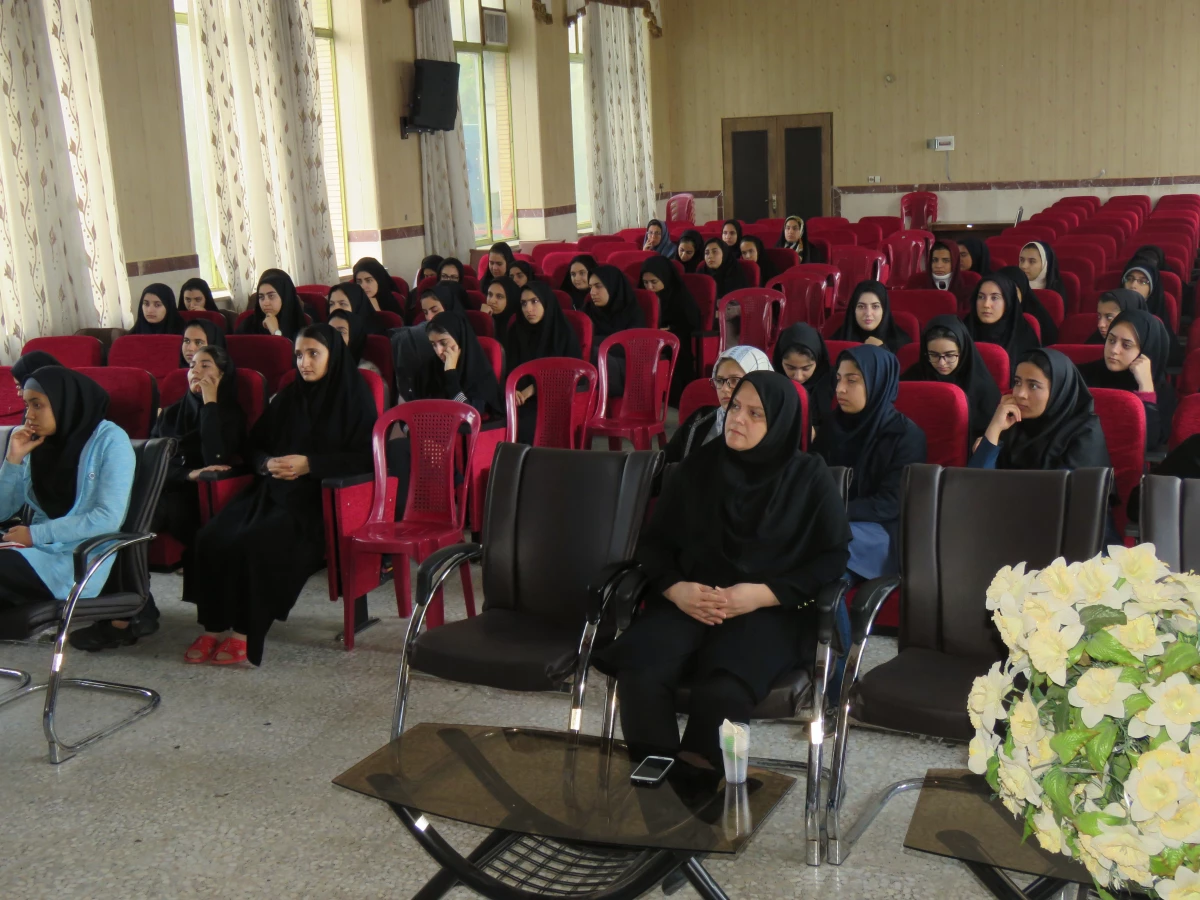 جلسه پرسش و پاسخ دانشجویان ورودی 98با موضوع آشتی و سازگاری باخود ، دیگران و زندگی 5