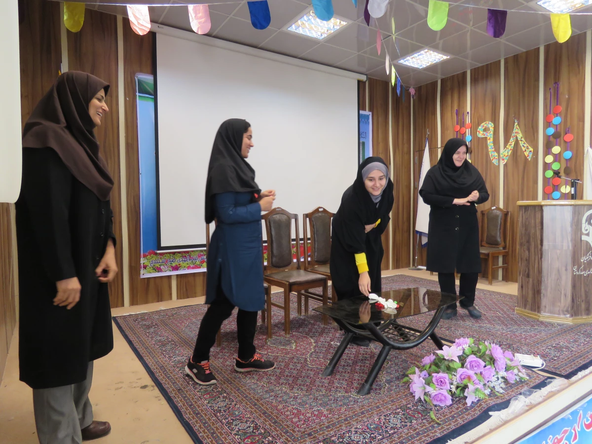 جلسه پرسش و پاسخ دانشجویان ورودی 98با موضوع آشتی و سازگاری باخود ، دیگران و زندگی 9