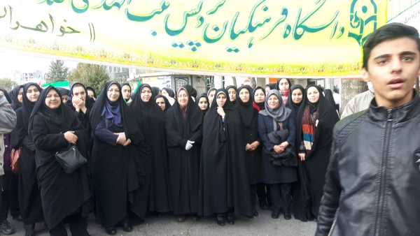 حماسه حضور پردیس بنت الهدی صدر سنندج در لبیک به ندای رهبری 2