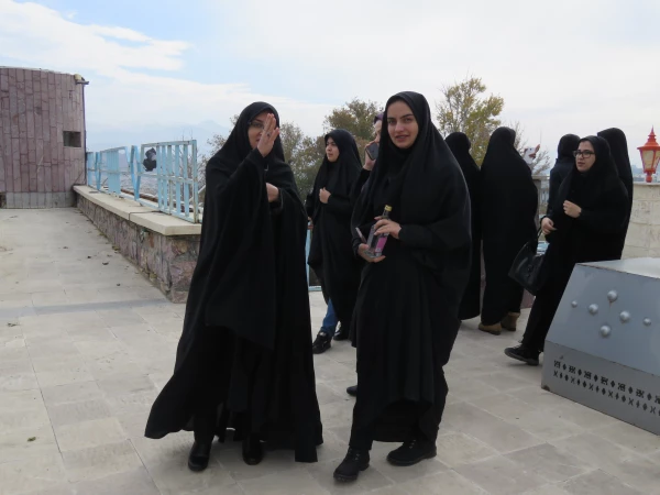 زیارت مزار شهدا 10