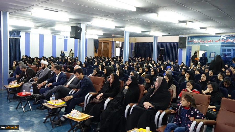 مراسم با شکوه  روز دانشجو در پردیس بنت الهدی صدر برگزار گردید 8