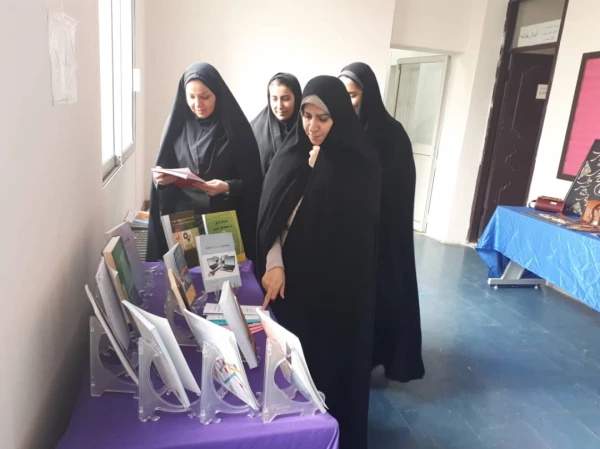 برپایی نمایشگاه صنایع دستی به مناسبت روز دانشجو 2