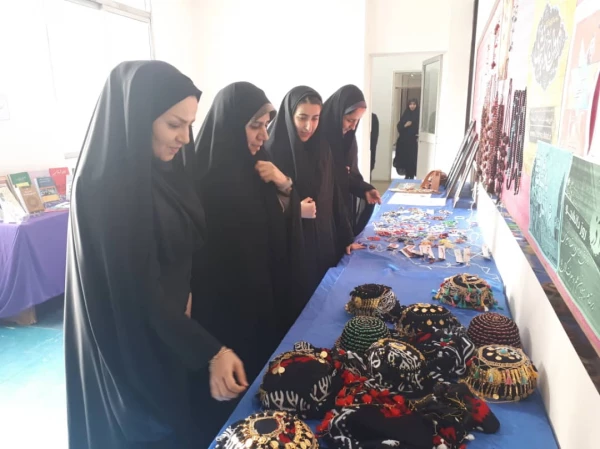 برپایی نمایشگاه صنایع دستی به مناسبت روز دانشجو 3
