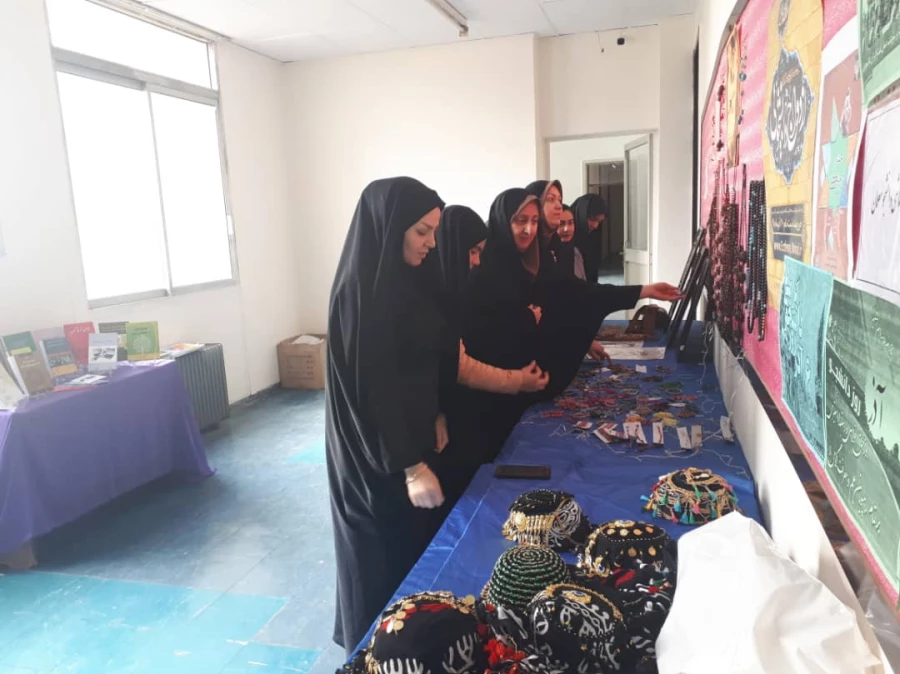 برپایی نمایشگاه صنایع دستی به مناسبت روز دانشجو 5