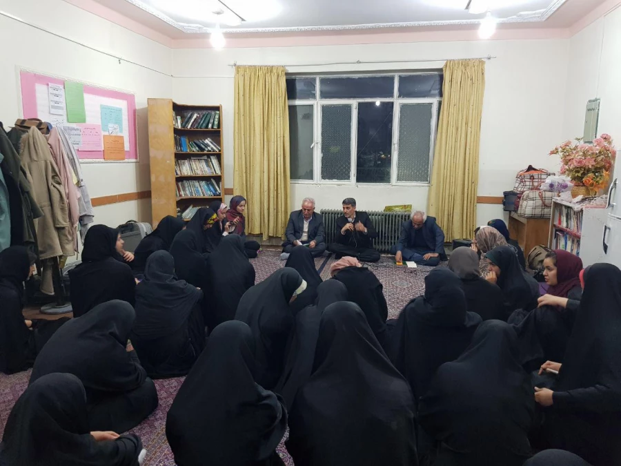 بازدید دکتر معروفی از سراهای دانشجویی پردیس بنت الهدی صدر سنندج 7