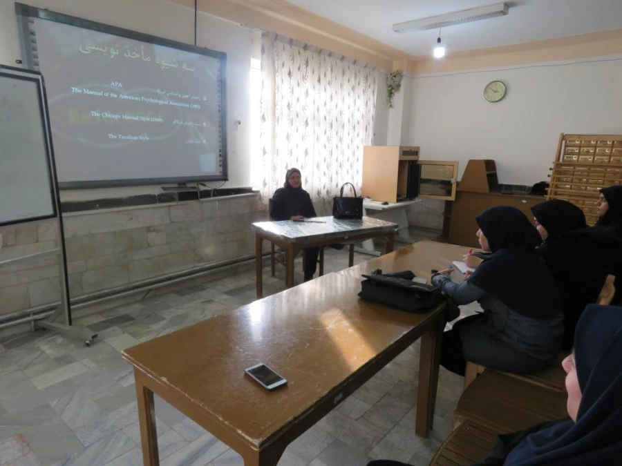 به مناسبت پاسداشت هفته پژوهش برگزار شد:

کارگاه رفرنس نویسی  4