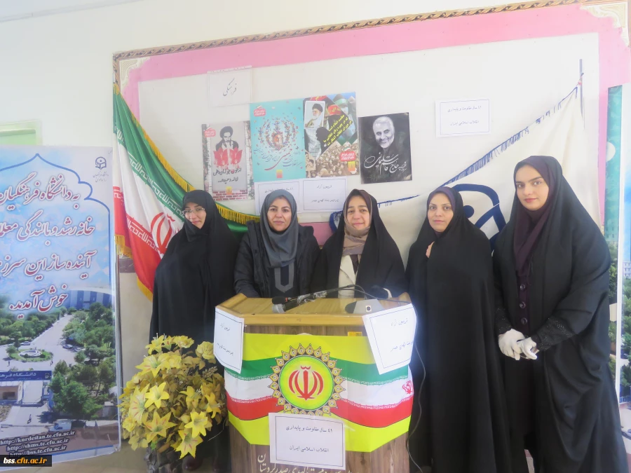 بر پایی تریبون آزاد به همت تشکل بسیج و کانون نقد و گفتگو  7