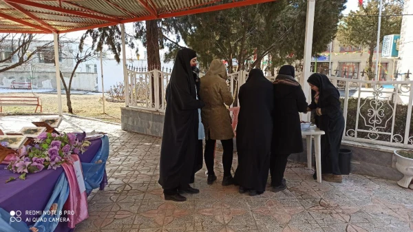 به مناسبت پیروزی شکوهمند انقلاب اسلامی ایستگاه قرآنی و ایستگاه صلواتی  6