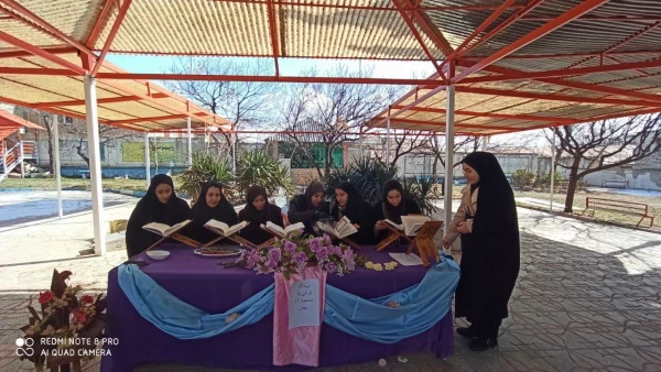 به مناسبت پیروزی شکوهمند انقلاب اسلامی ایستگاه قرآنی و ایستگاه صلواتی  7