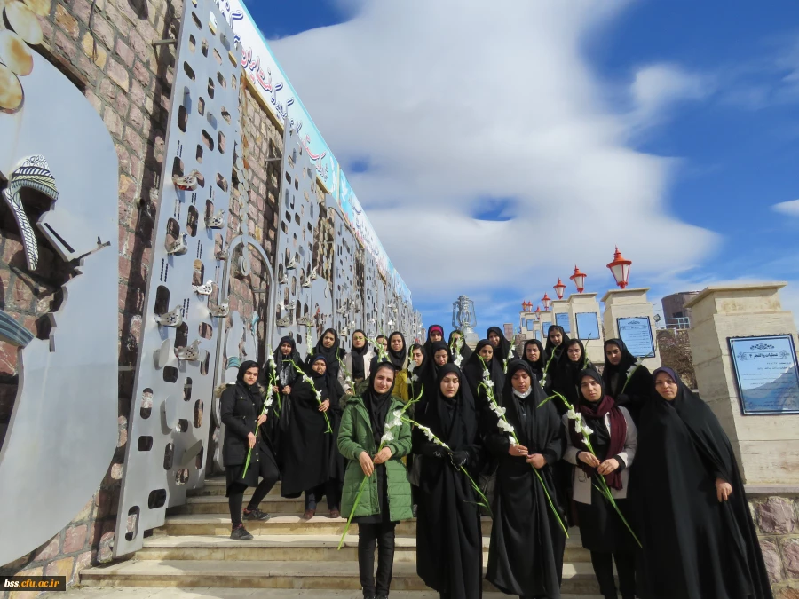 عطرافشانی و غبار روبی مزار شهدا 2