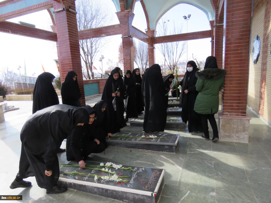 عطرافشانی و غبار روبی مزار شهدا 5