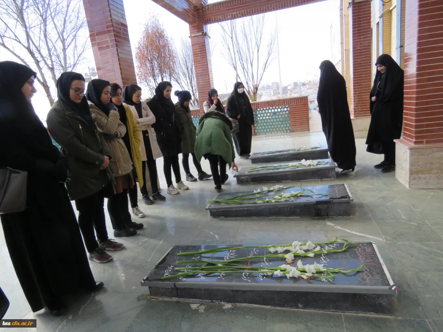 عطرافشانی و غبار روبی مزار شهدا 11