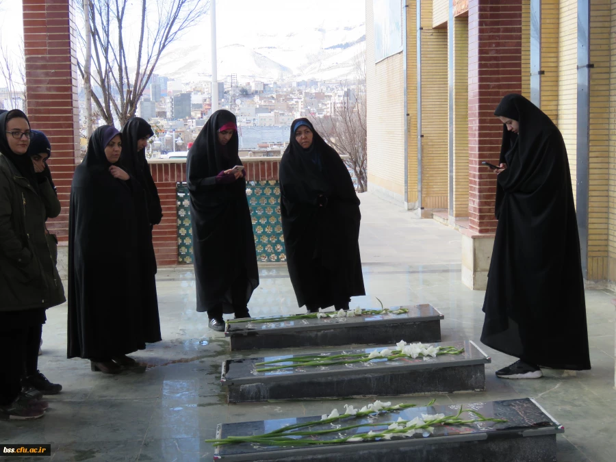 عطرافشانی و غبار روبی مزار شهدا 18